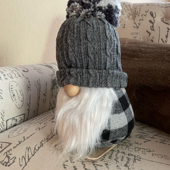New Lars Winter Gnome Plaid on Skis pom pom hat - Picture 4 of 7